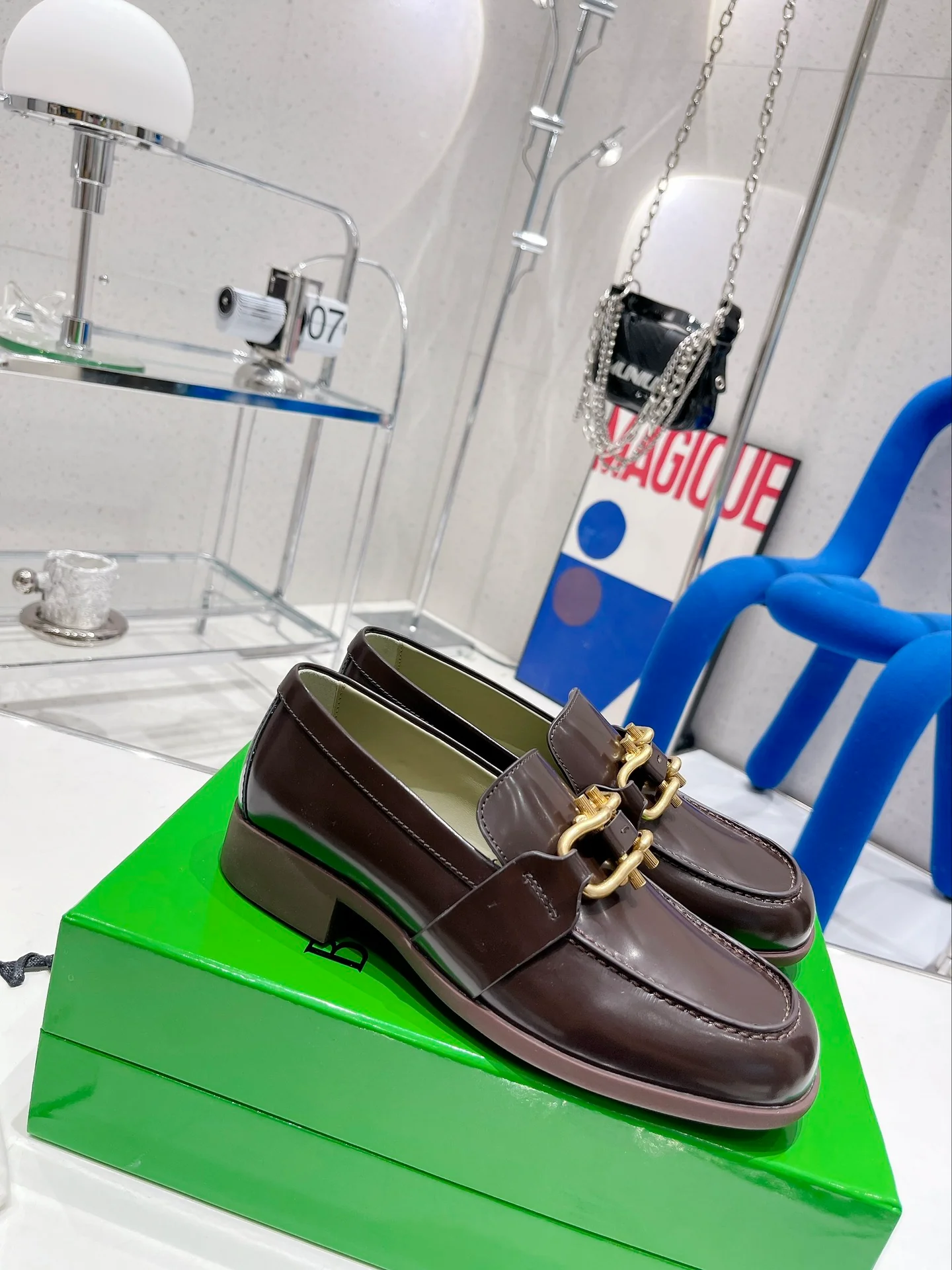 BV - Лоферы с пряжкой в ??форме подковы - Темно-коричневые