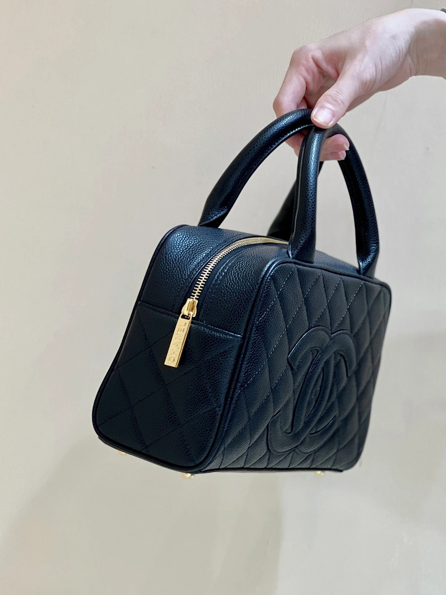 Винтажная сумка-боулинг Chanel - черная