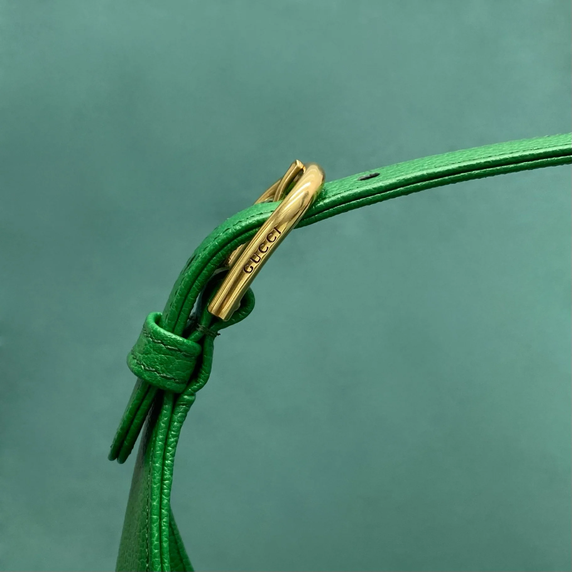 Весенняя коллекция Gucci 2023 — сумка через плечо ?Полумесяц?