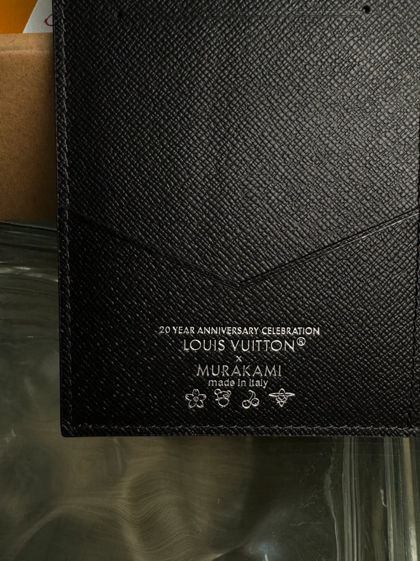 Обложка для паспорта LV-m13414-lvxtm - Радужно-черная