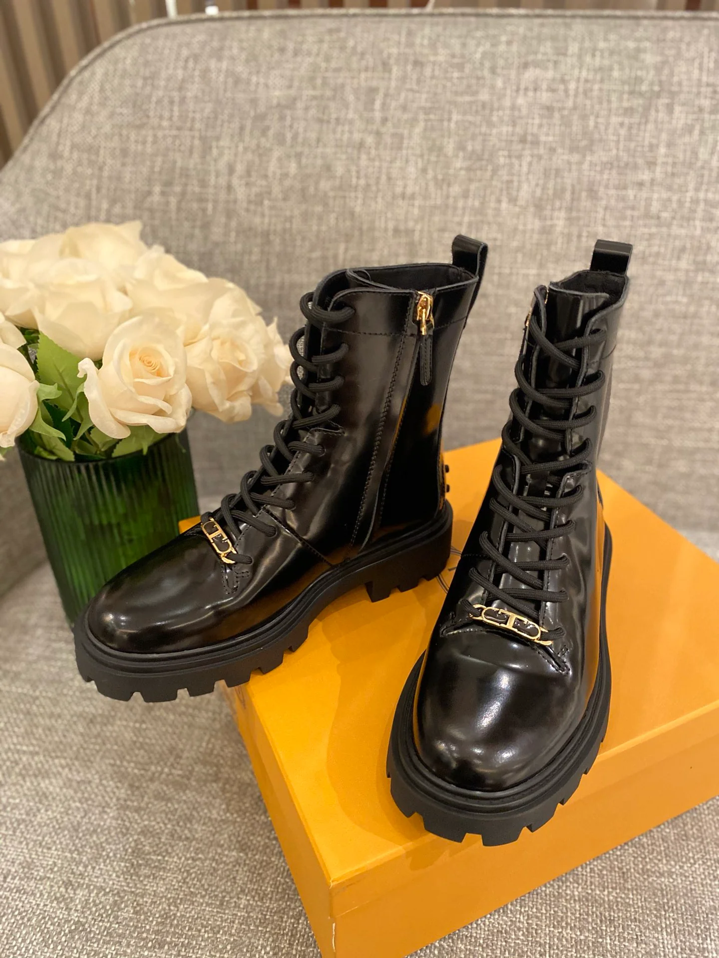 Ботинки на платформе Tods до середины икры