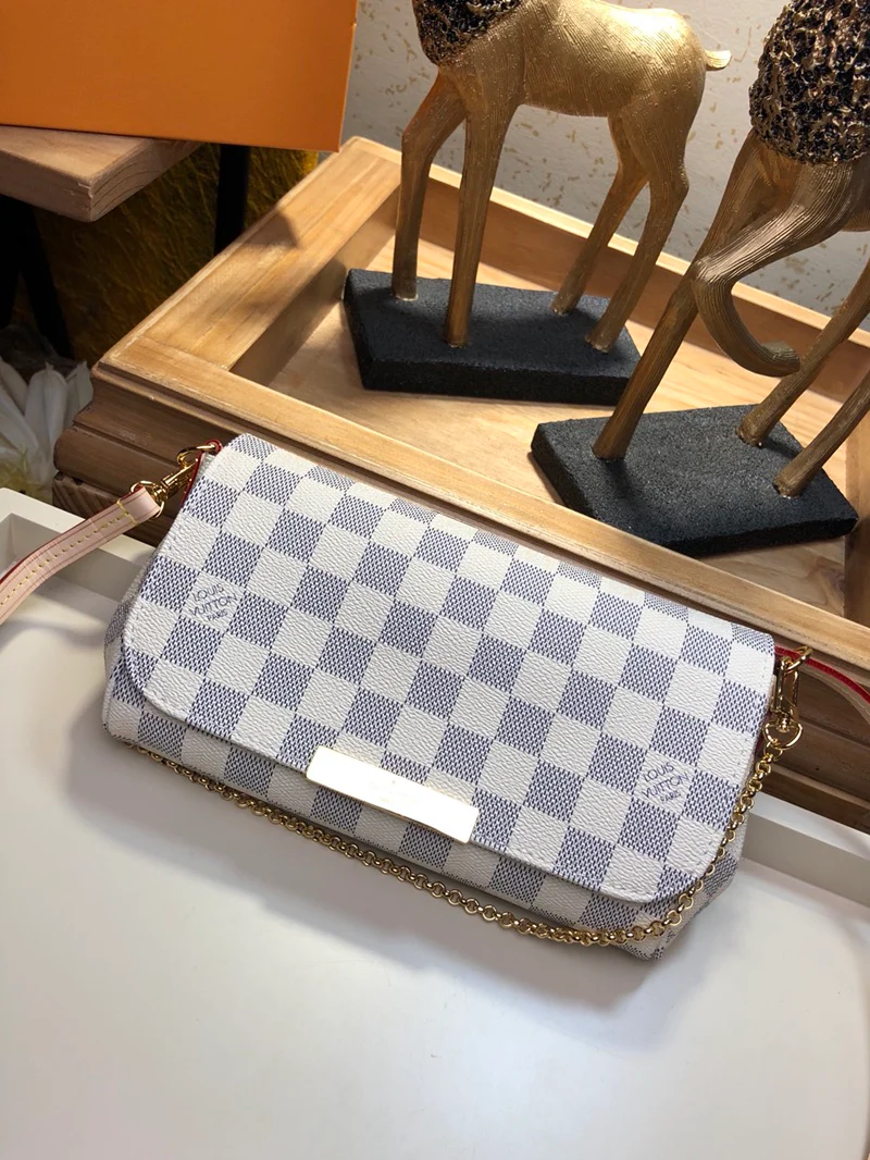 n41277-LV-любимая-сумочка-маленькая-белая в клетку