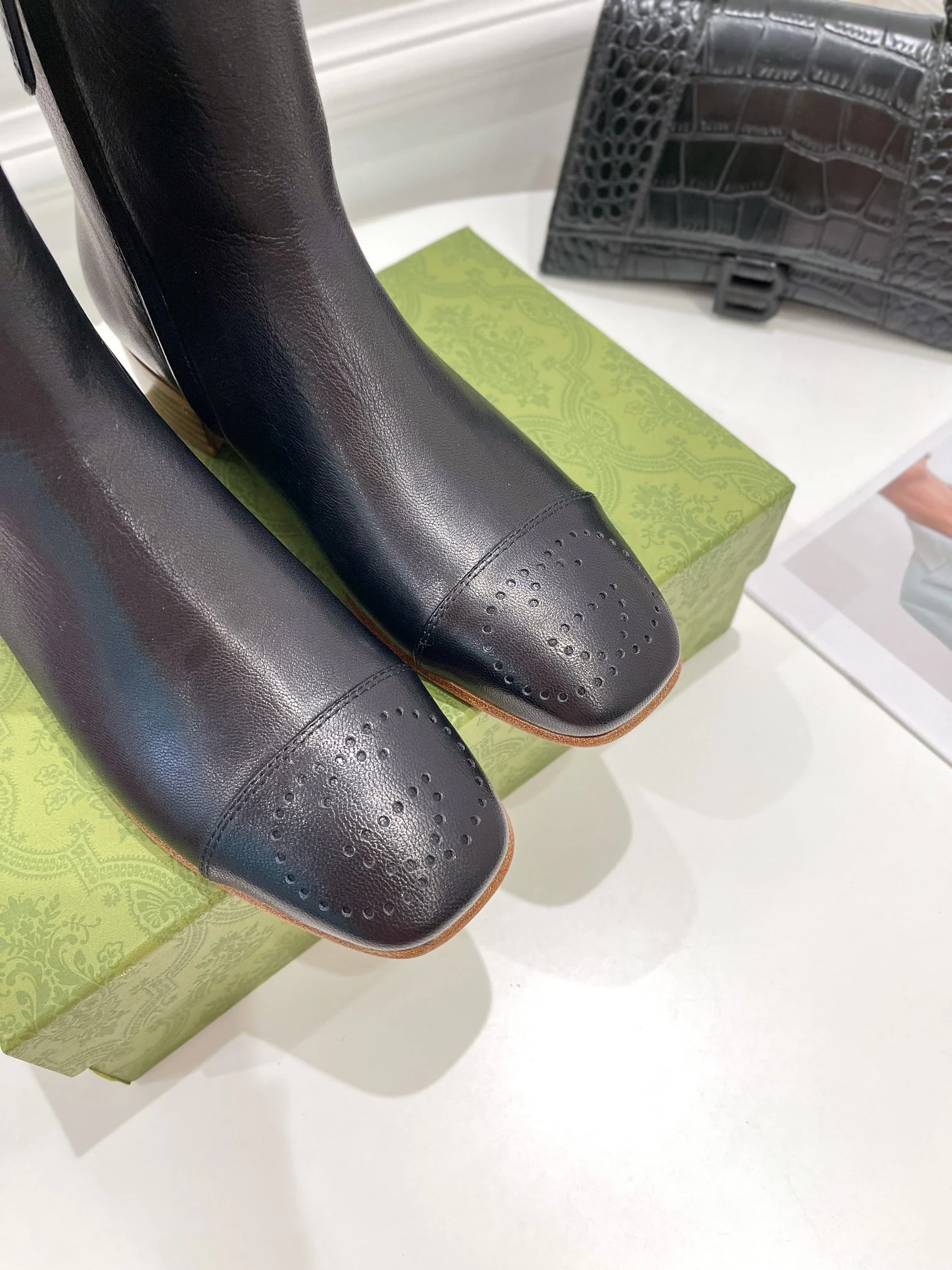 Новинка сезона осень/зима 2022 от Gucci - Ботильоны - 2