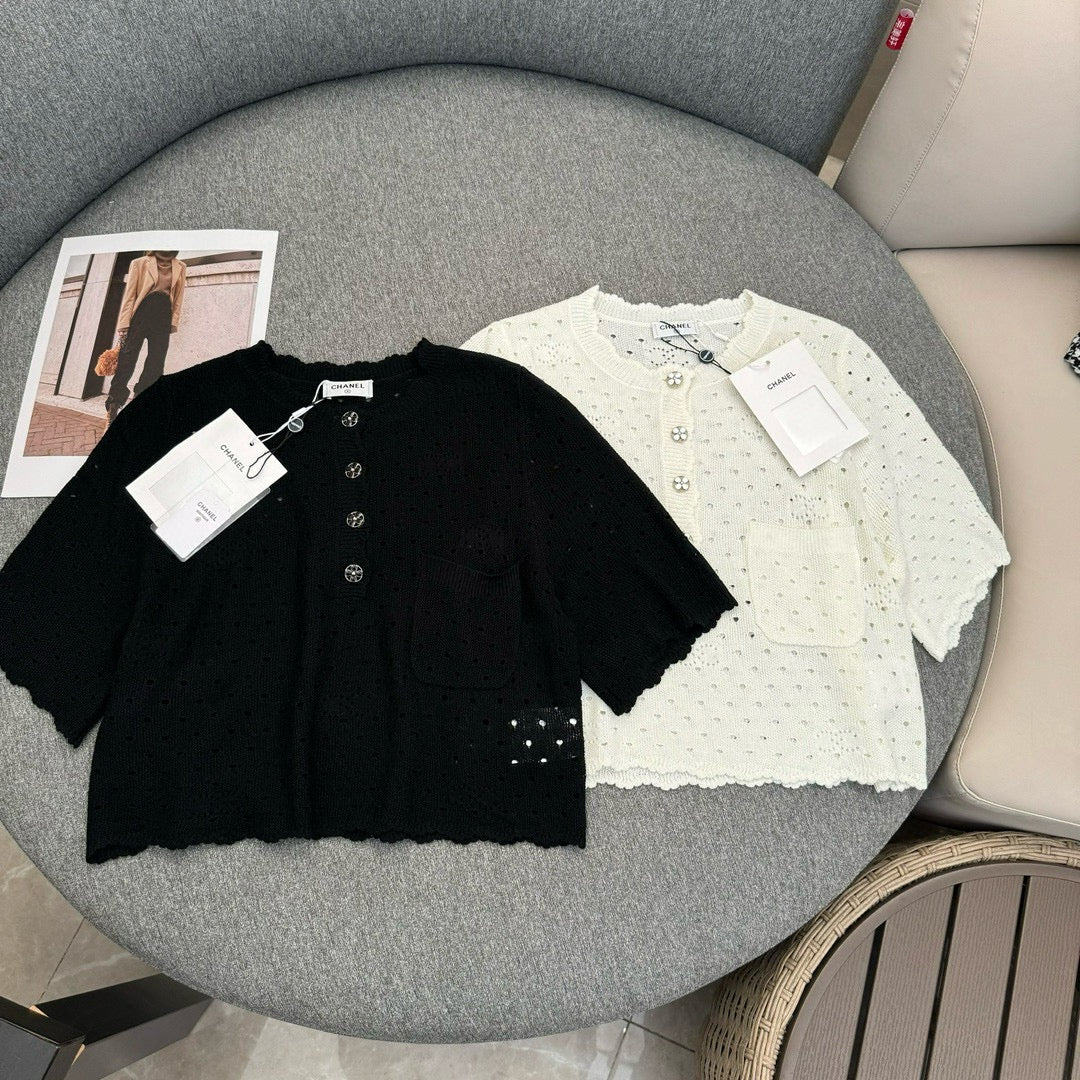 Новинка весны/лета Chanel 2403: вязаный ажурный топ крючком – свежий и элегантный свитер в стиле Chanel – черный.