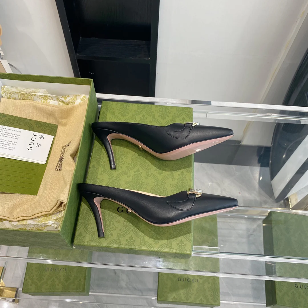 Gucci - Ретро туфли-лодочки на высоком каблуке с острым носком