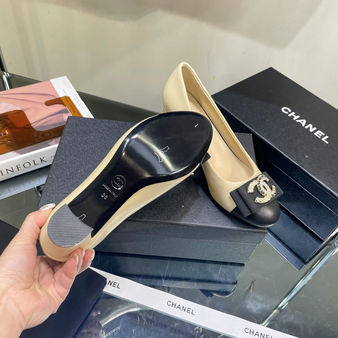 Новинка весны 2023 года от Chanel - туфли на массивном каблуке