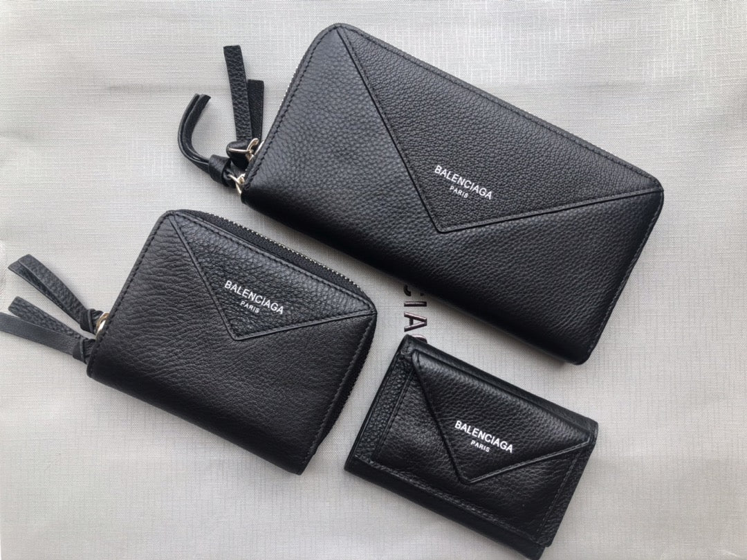 Balenciaga-新款V型系列集合图