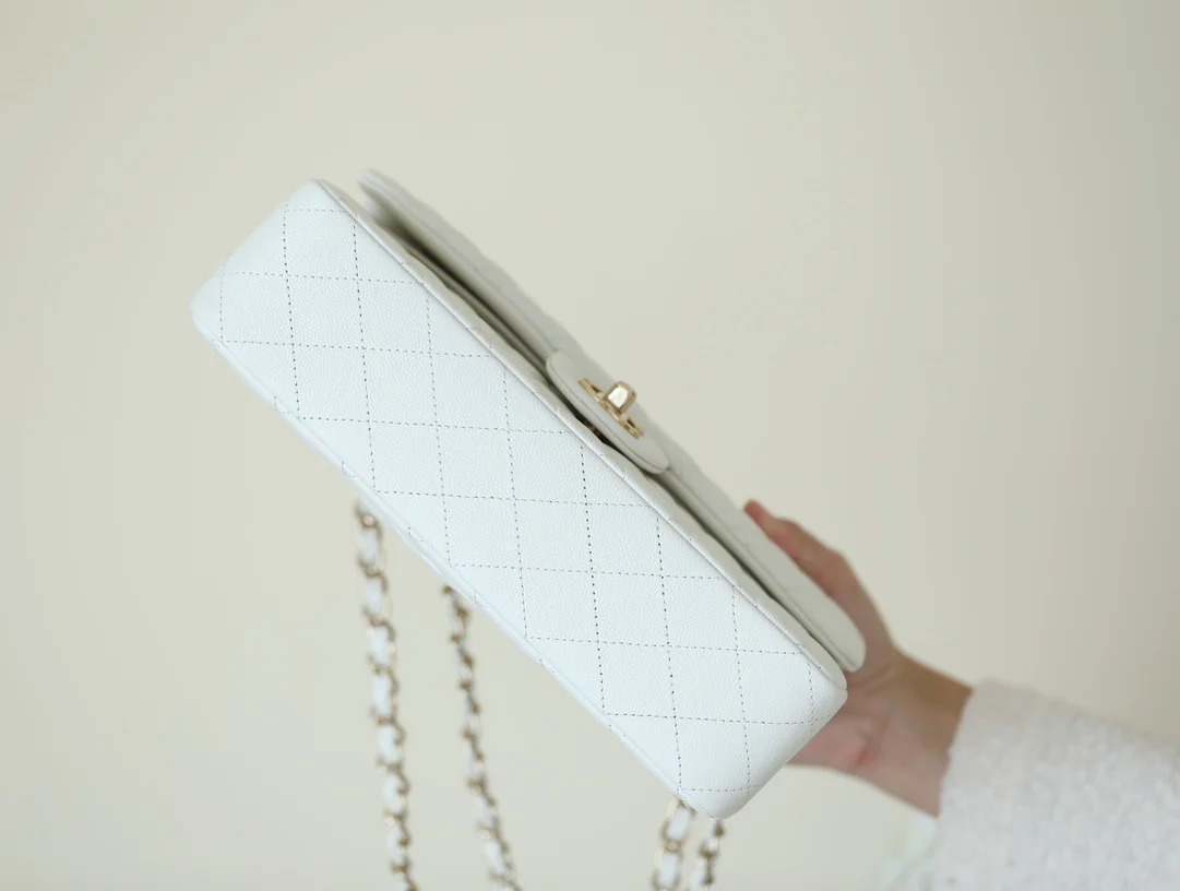 Сумка Chanel CF — белая — 26 см