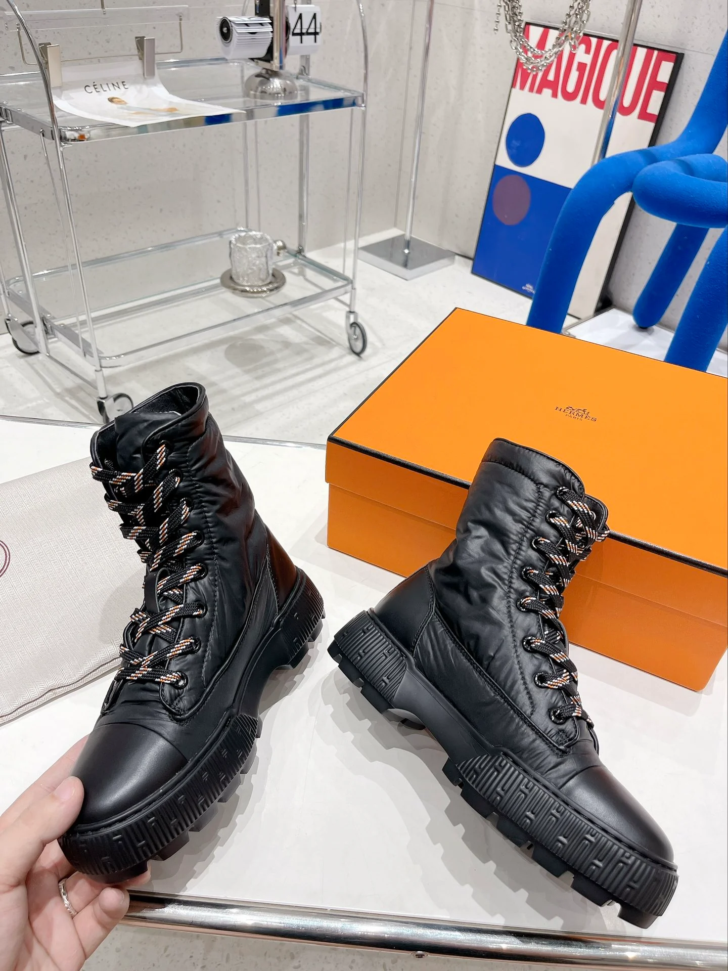 Новинка сезона осень/зима 2022 от Hermes - короткие сапоги и пуховые сапоги - 2