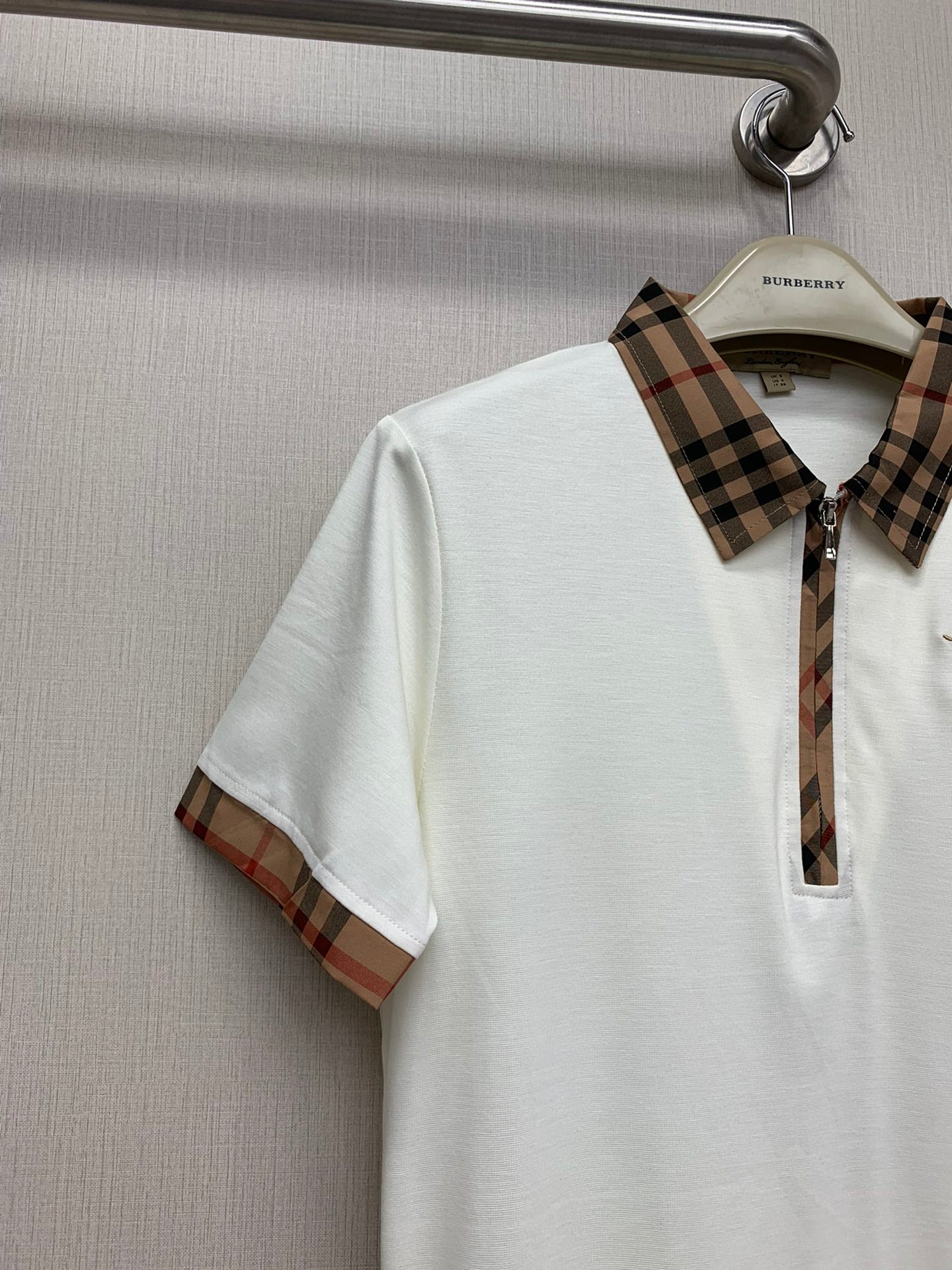 Burberry 2403 - Новое классическое клетчатое платье на молнии для ранней весны - Белое