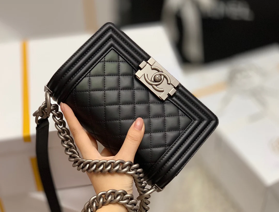 Chanel-boy-20cm-16