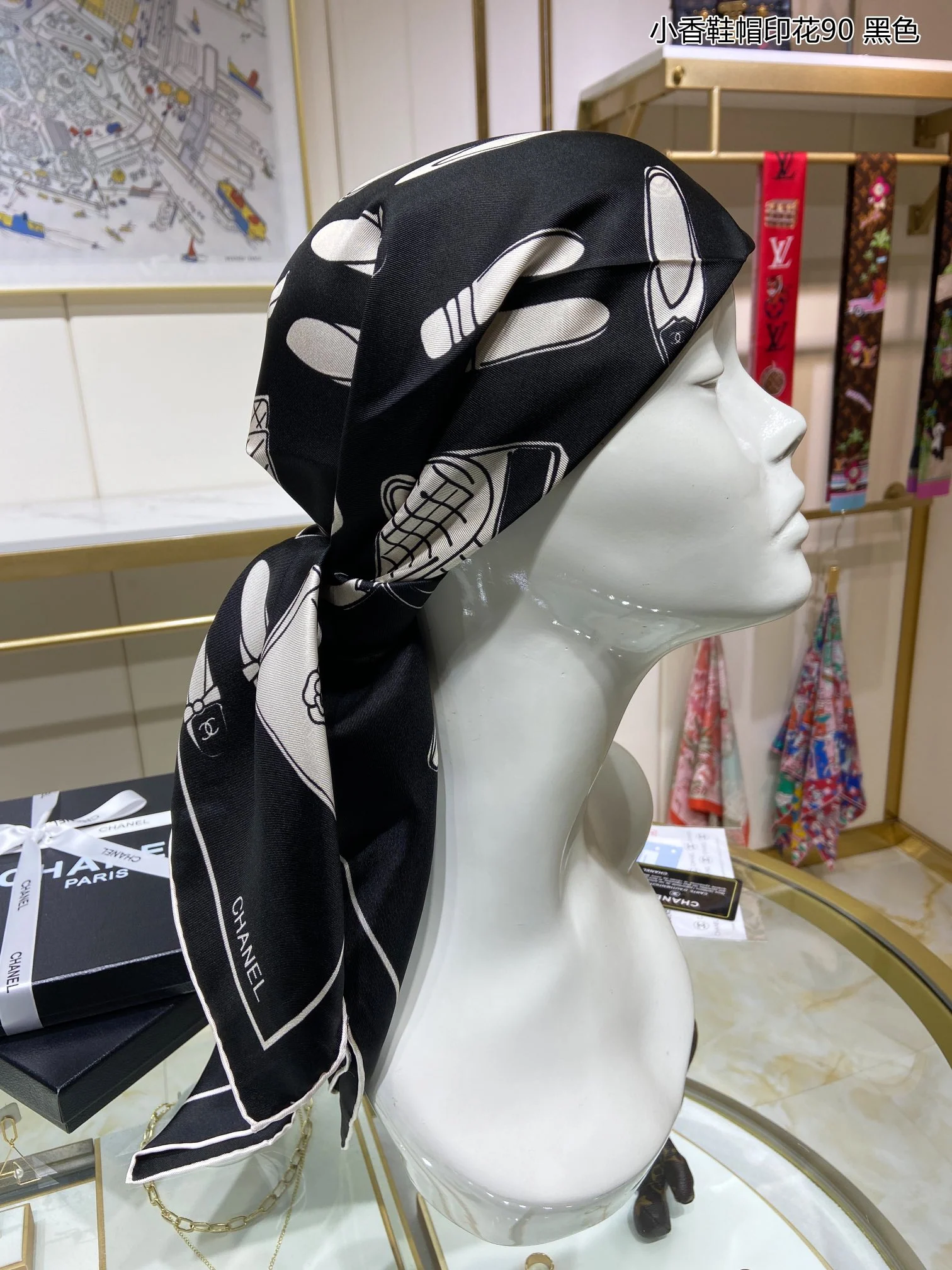 Chanel - Шелковый шарф с принтом