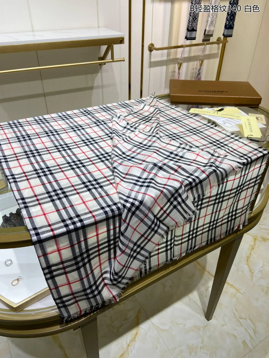 Легкий клетчатый шарф Burberry - 140 см - 100% кашемир