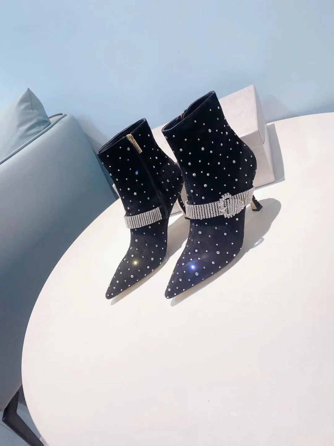 Ботильоны Jimmy на шпильке со стразами - 1