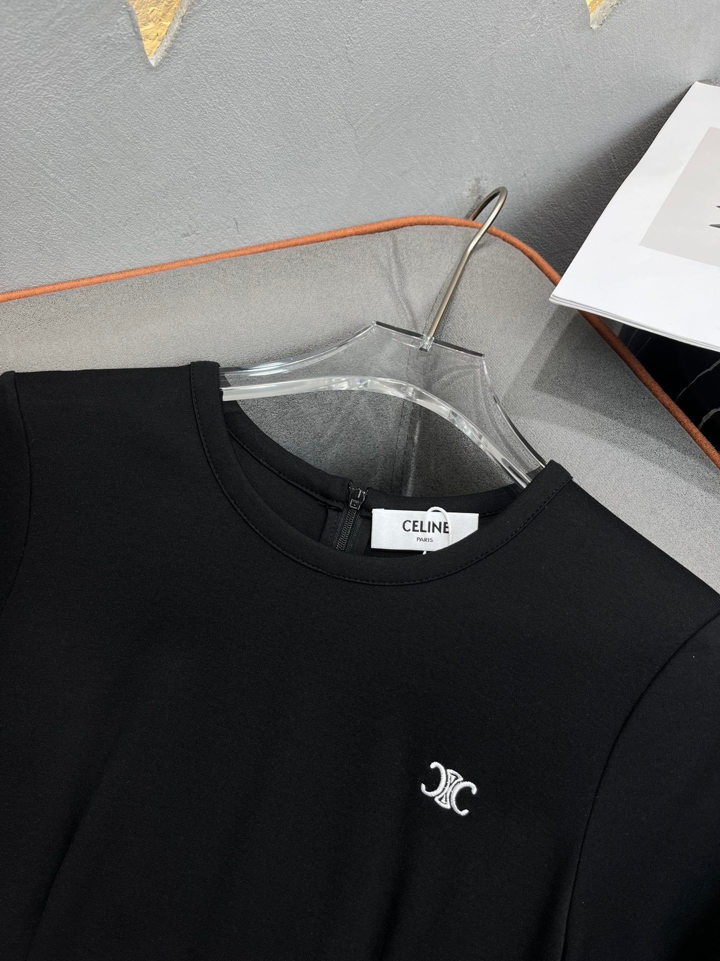 Платье Celine 2404-24ss весна/лето с рваным дизайном, омолаживающее и стройнящее, черное.