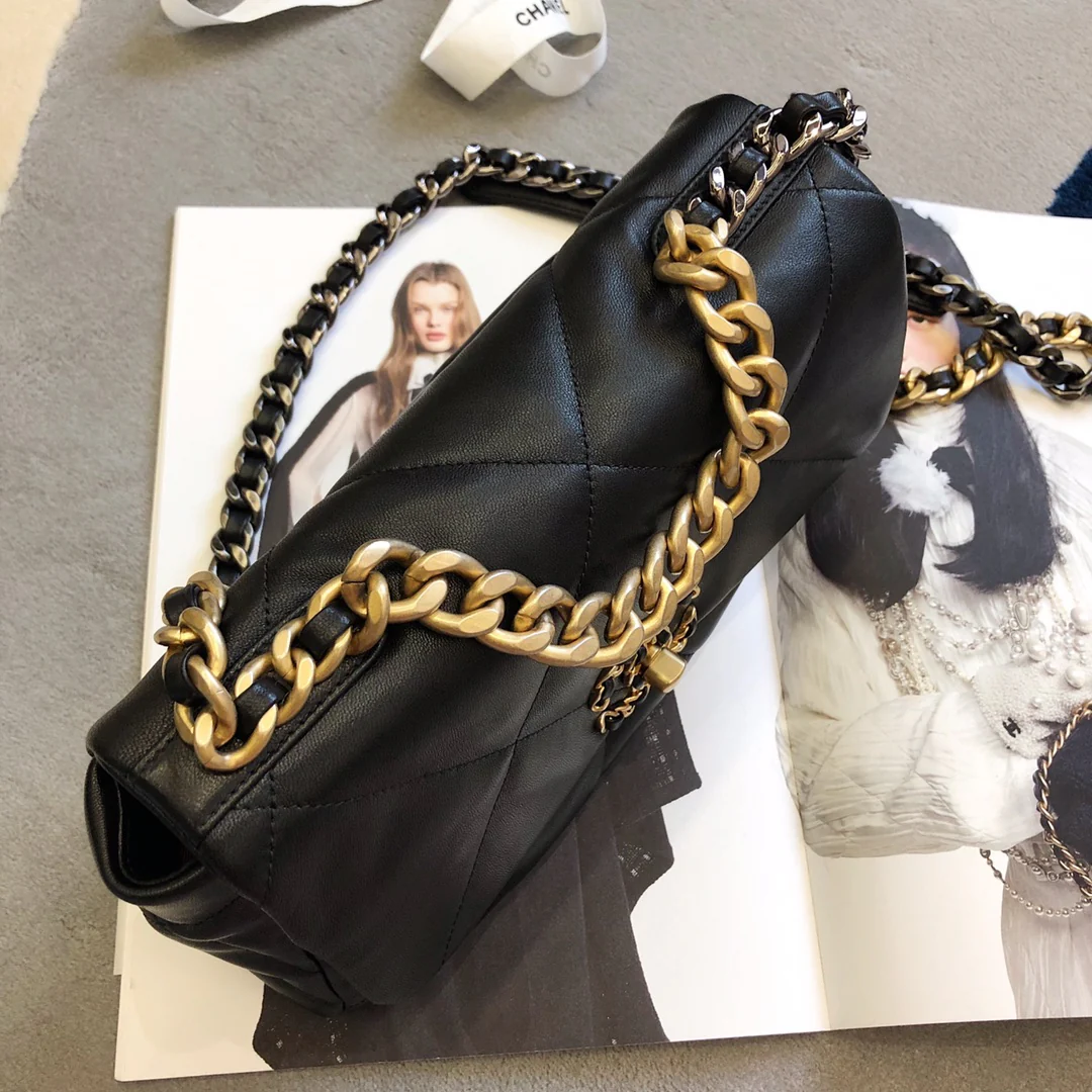 Маленькая сумочка Chanel 19bag - черная
