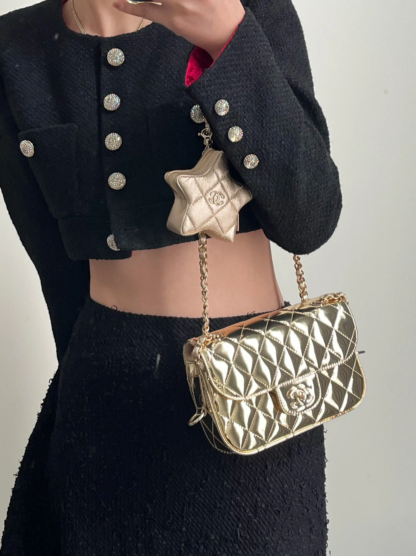 Весенняя коллекция Chanel 24c - Золотой кошелек для монет со звездным узором