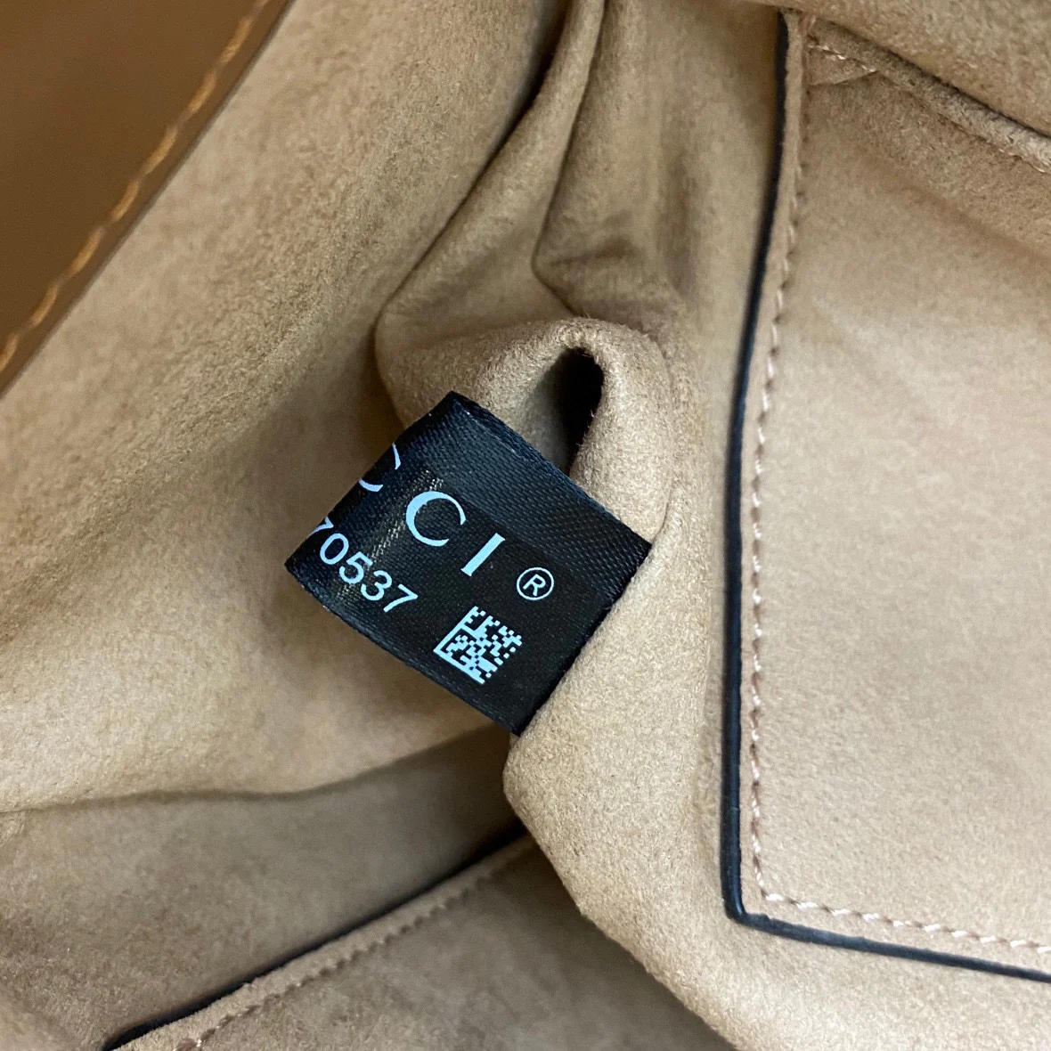 Маленькая сумка для покупок с замком Gucci