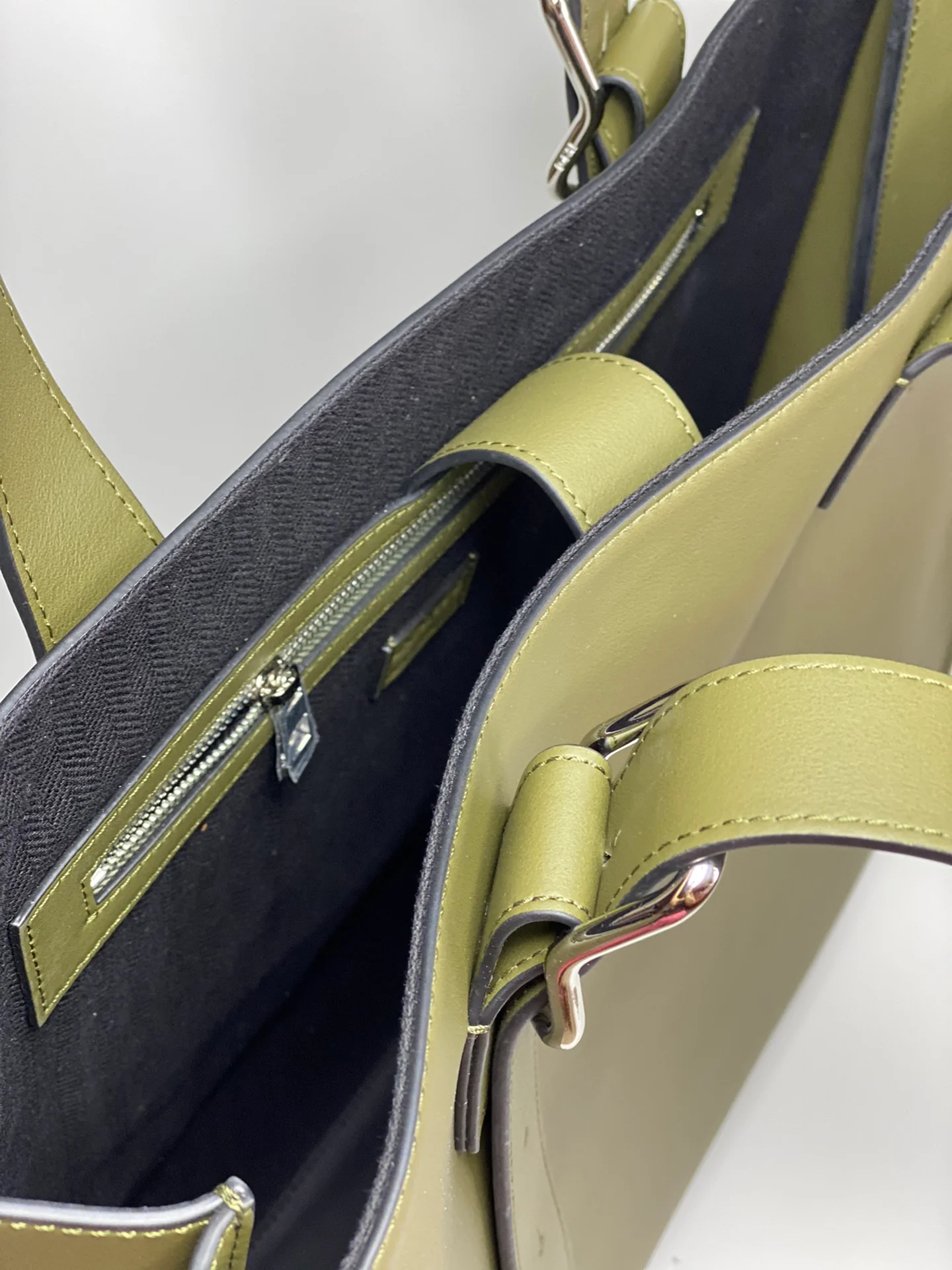 Сумка-тоут Loewe с горизонтальной пряжкой, 3