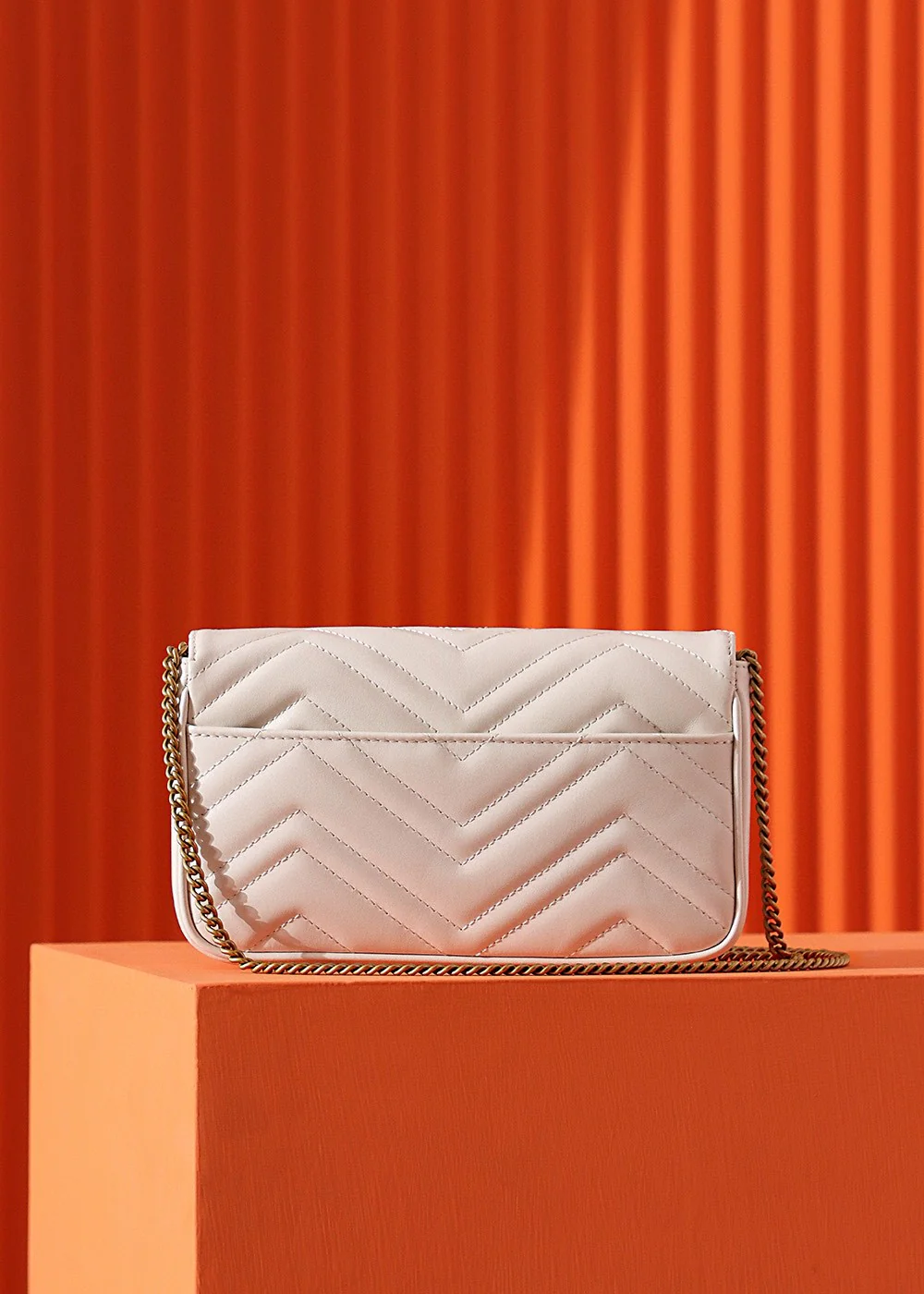 Сумка через плечо Gucci Marmont на цепочке - белая