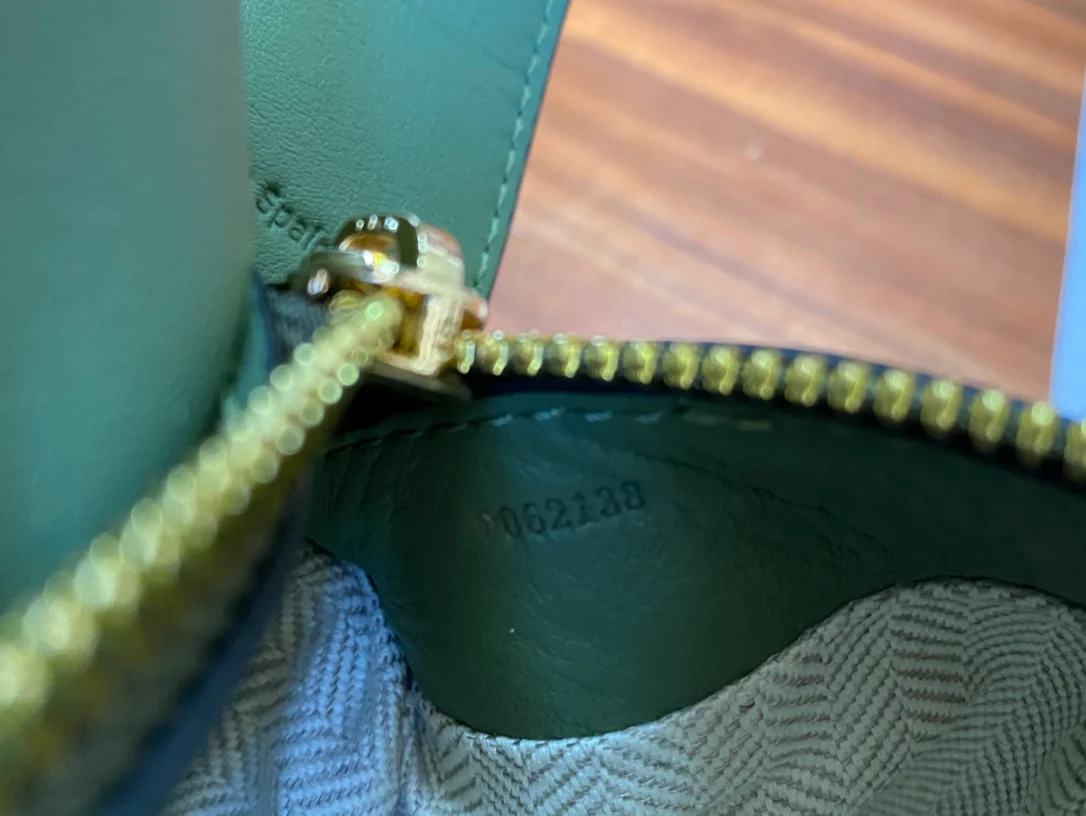 Сумка-хобо Loewe-puzzle-hobo-handbag-1