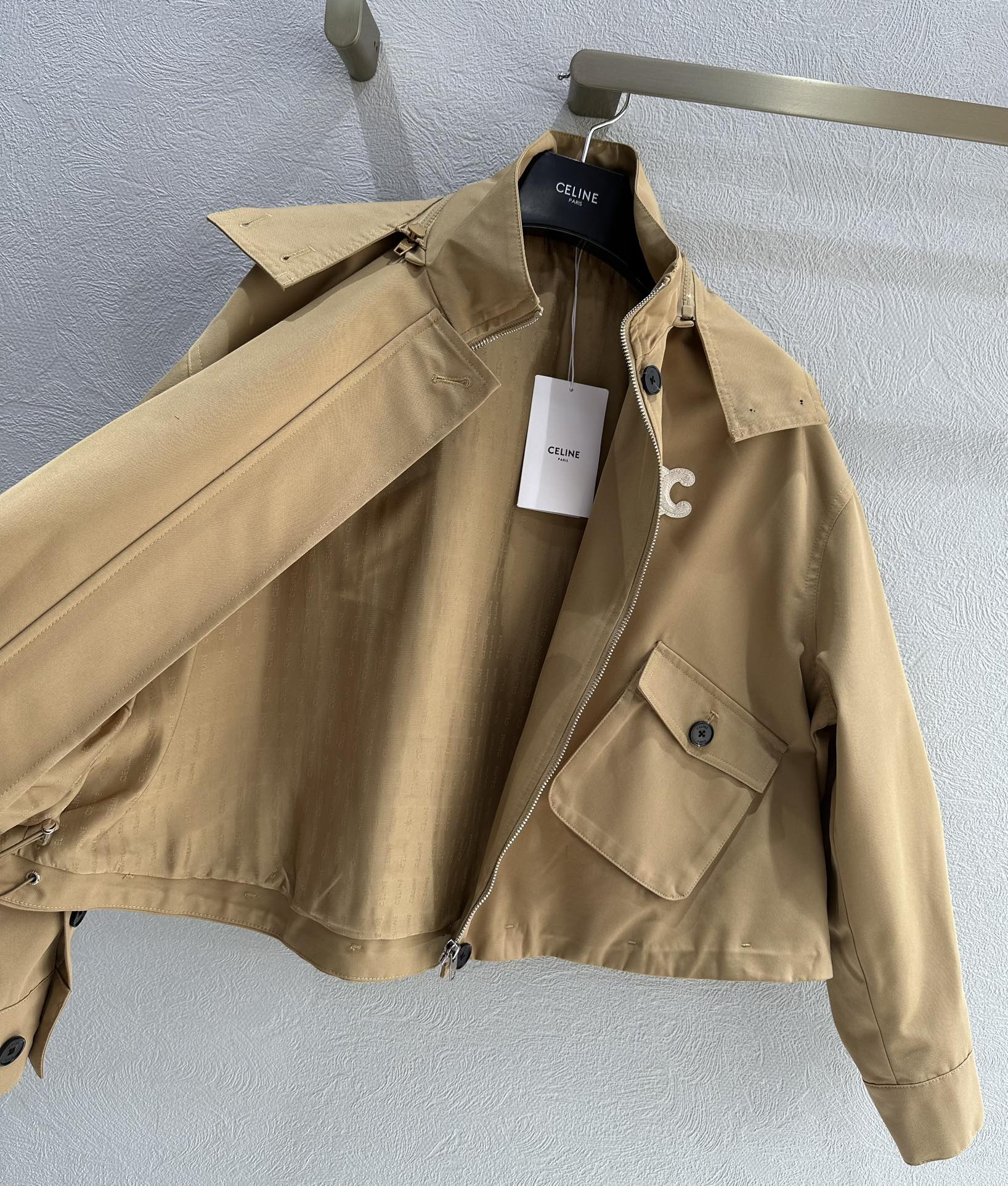 Celine -2403-24 Новинка ранней весны Тренч с воротником-стойкой и капюшоном - Съемный капюшон