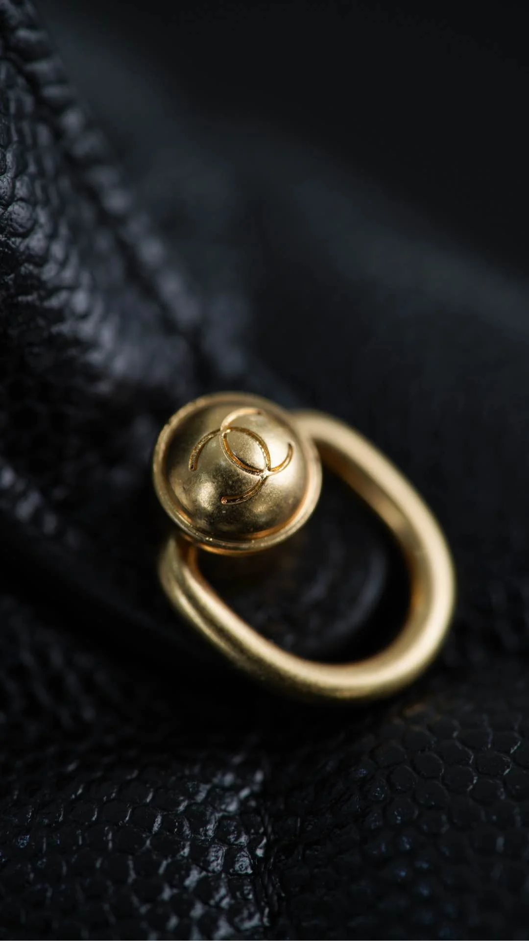 Сумка для ланча Chanel 25p Lychee Beef - черно-золотая