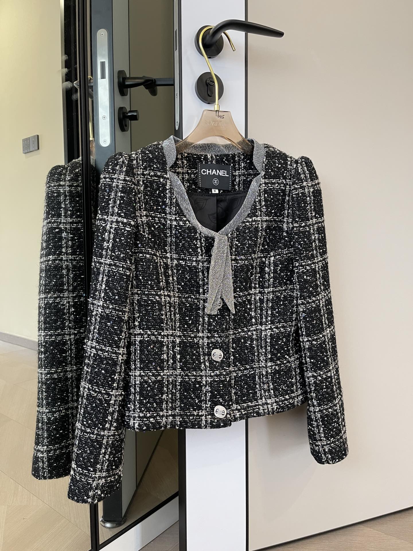 Chanel 2403 - Пальто с U-образным вырезом