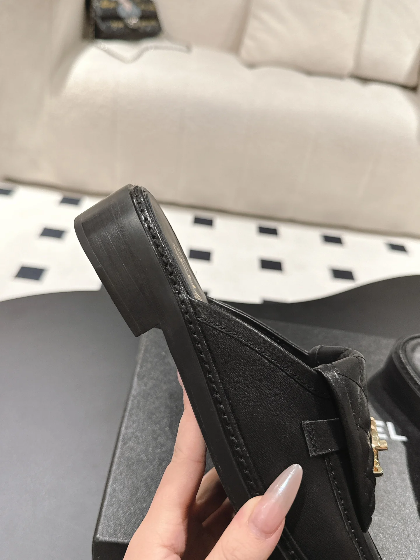 Сандалии Chanel 2024 в клетку - черные