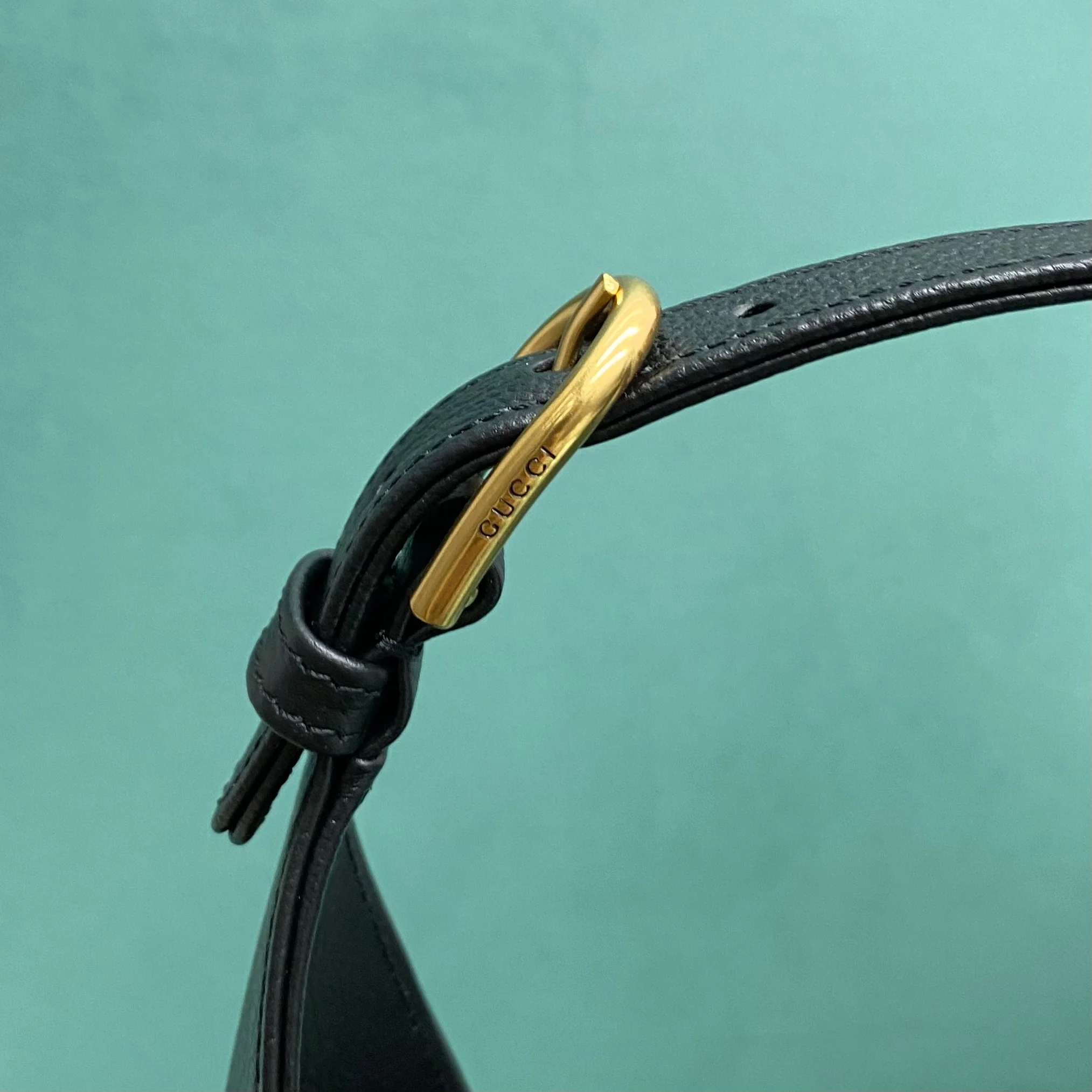 Весенняя коллекция Gucci 2023 — Сумка через плечо ?Полумесяц? — Черная