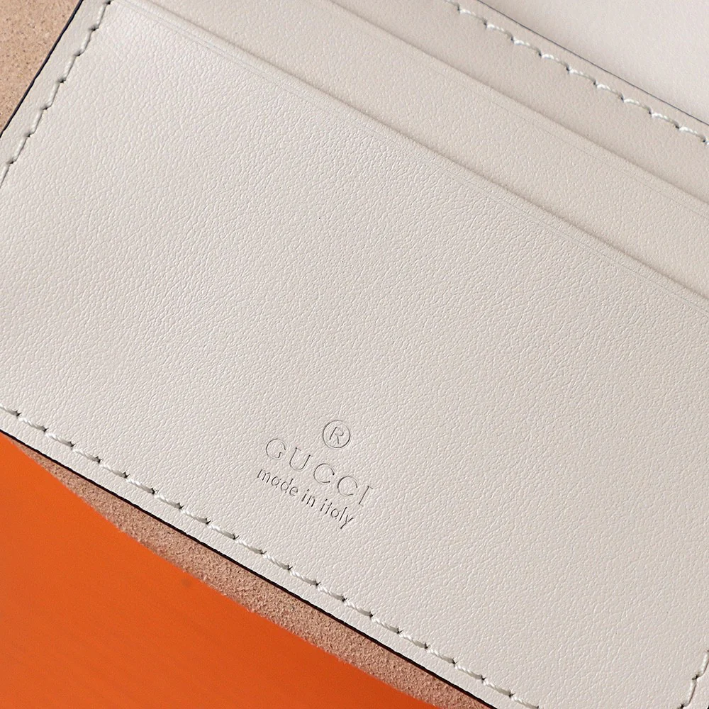 Сумка через плечо Gucci Marmont на цепочке - белая