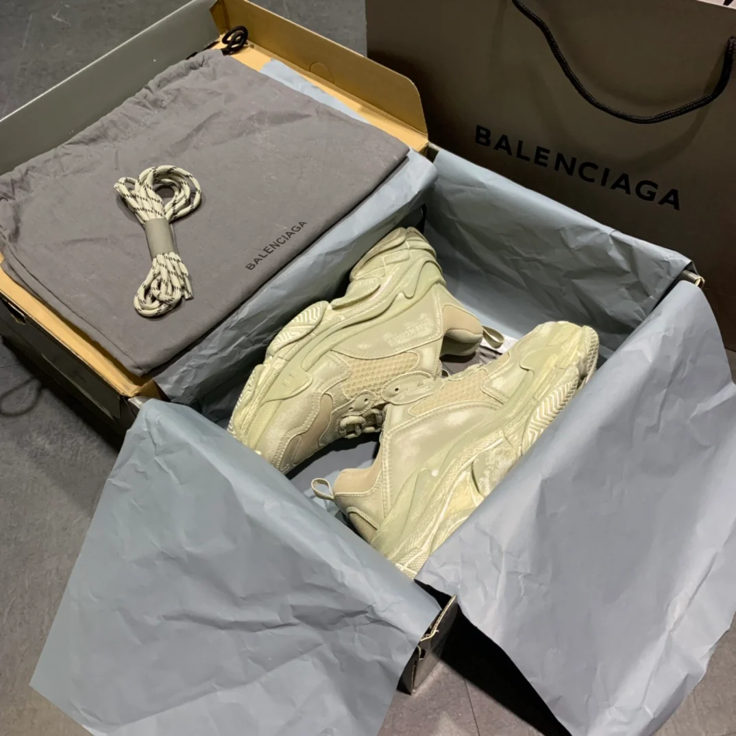 Balenciaga - Dad Shoes - 24