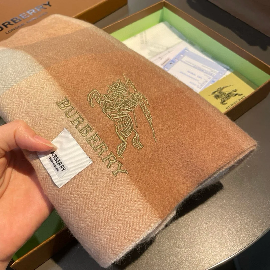 Шарф Burberry в клетку 2024 года - 30 - 181