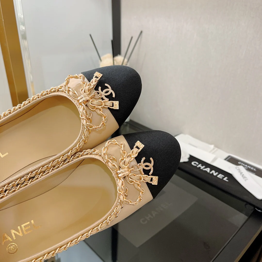 Туфли Chanel на массивном каблуке с цепочкой и бантом - из овечьей кожи - 6-5 см