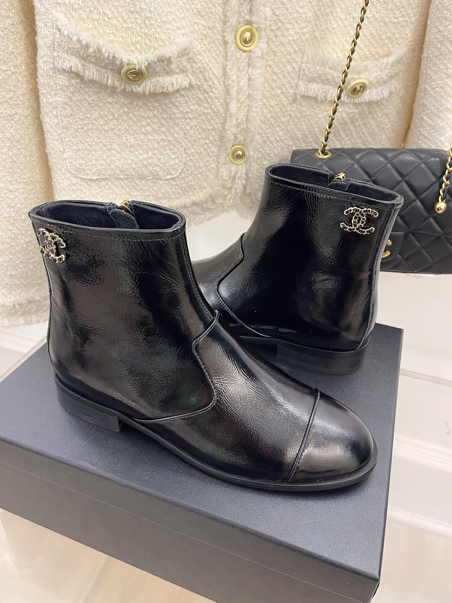 Новинка весны 2022 года от Hermes - Ботильоны - Черные - 1