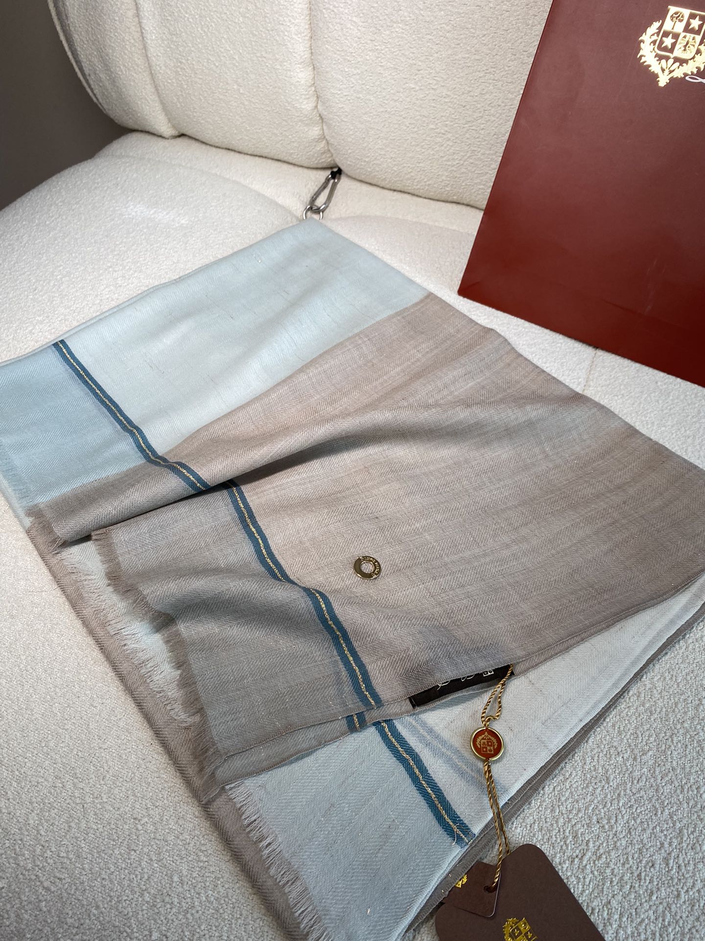 Кашемировая шаль Loro Piana с цветными блоками и серебристым клетчатым узором - 90-200 см