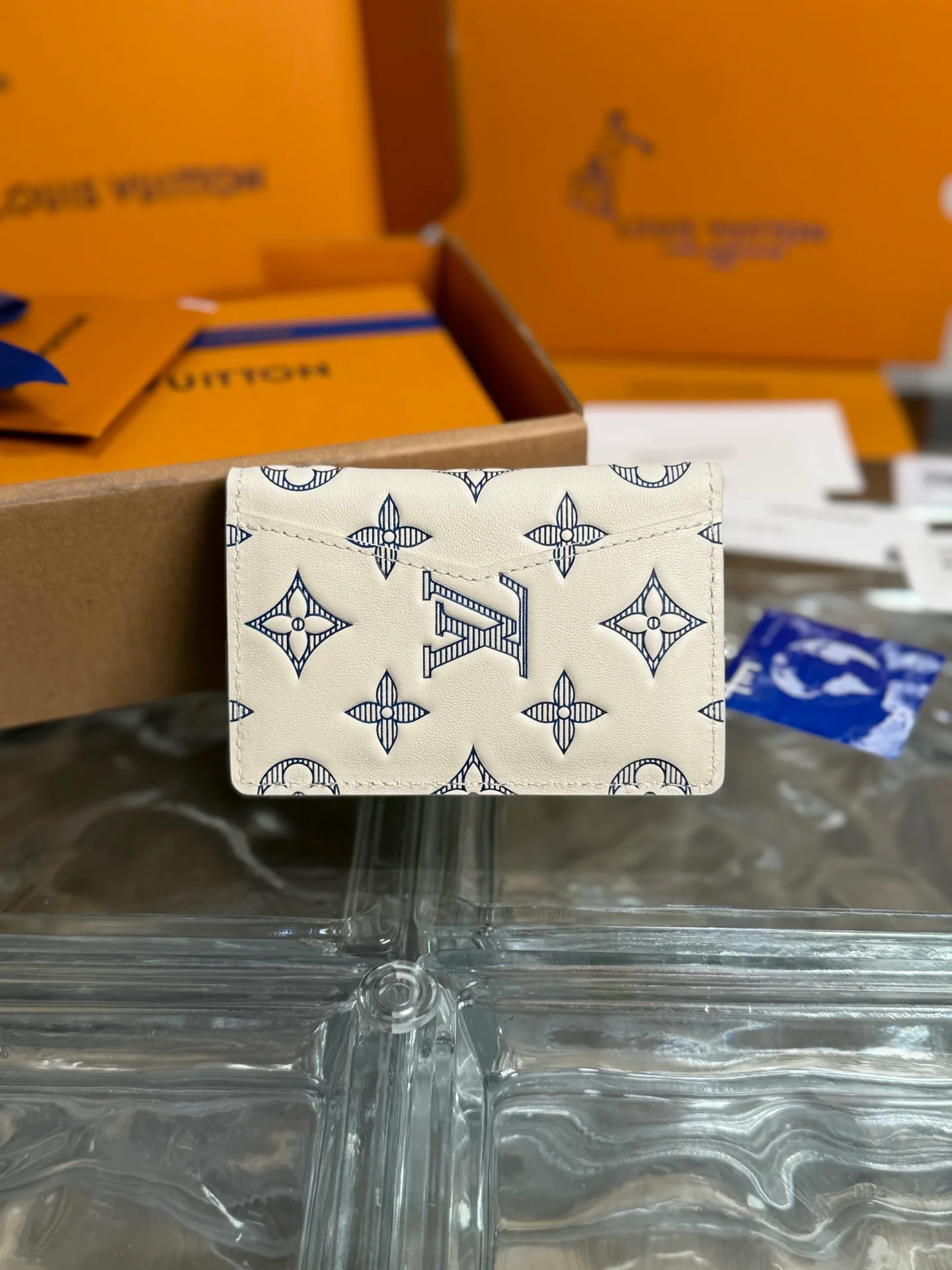 Кошелек LV-m83377-monogram-shadow Pocket Wallet-white