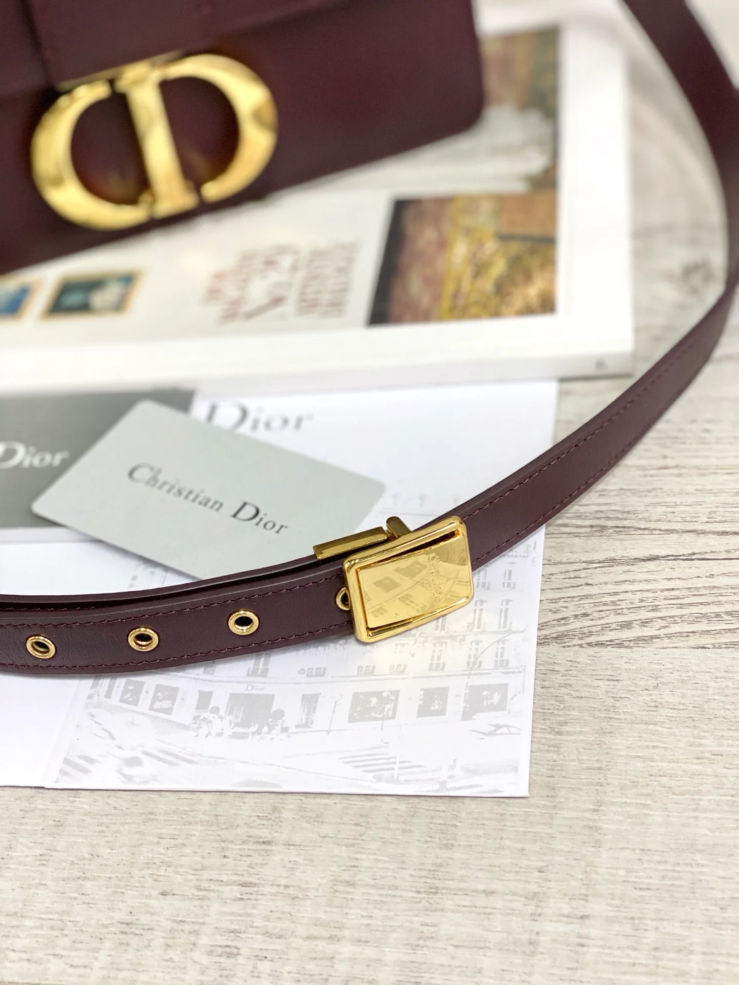 Dior Montaigne 30 series 24cm телячья кожа, гладкая текстура, цвет зизифуса