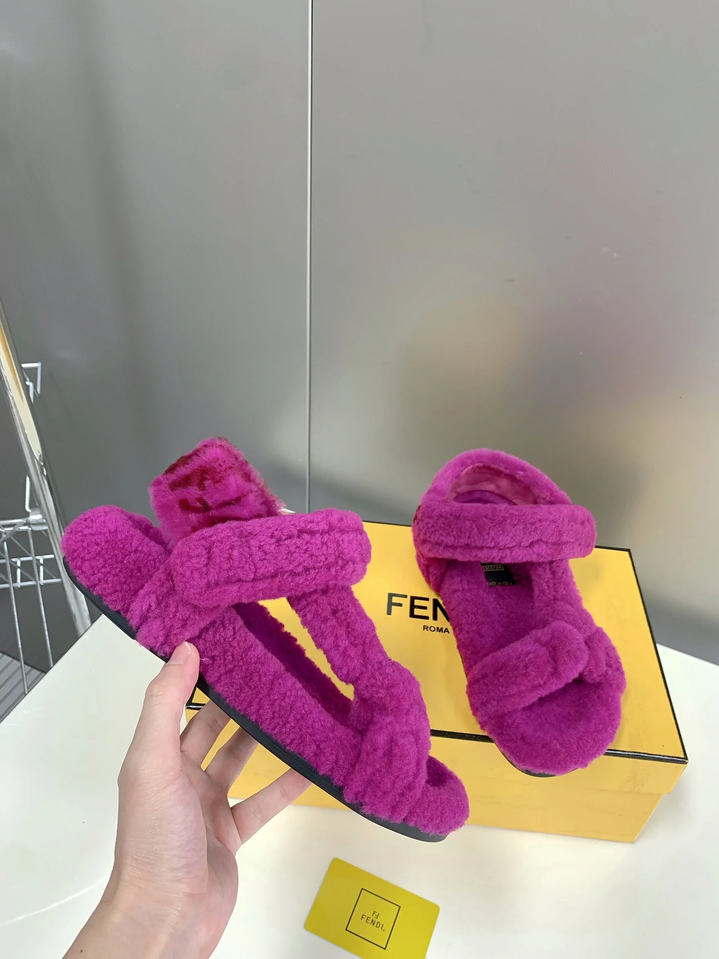 Fendi - Мягкие сандалии - Розовые