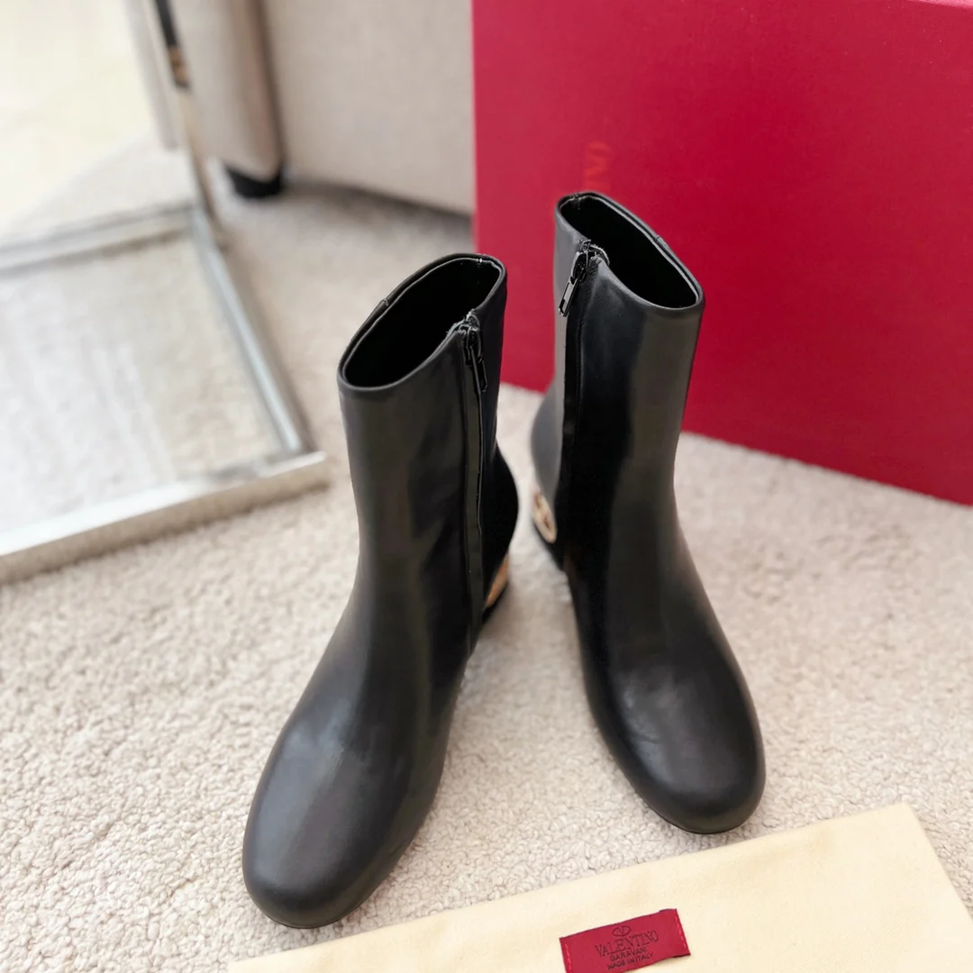 Valentino - Ботильоны из эластичной кожи с лоскутным дизайном - Каблук с ажурной фурнитурой