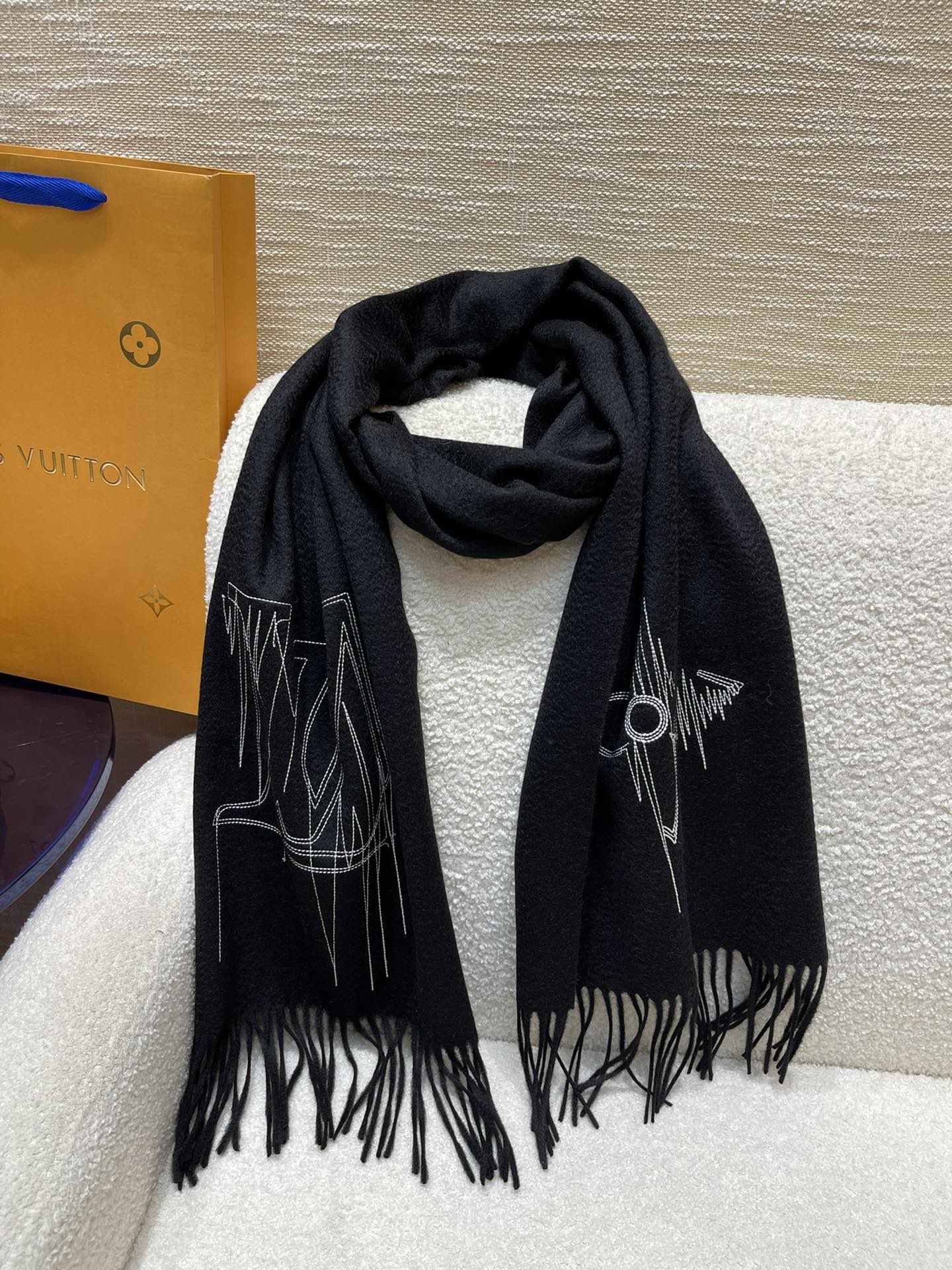 Вышитый шарф LV - 180 см - 35 см - 100% кашемир - черный