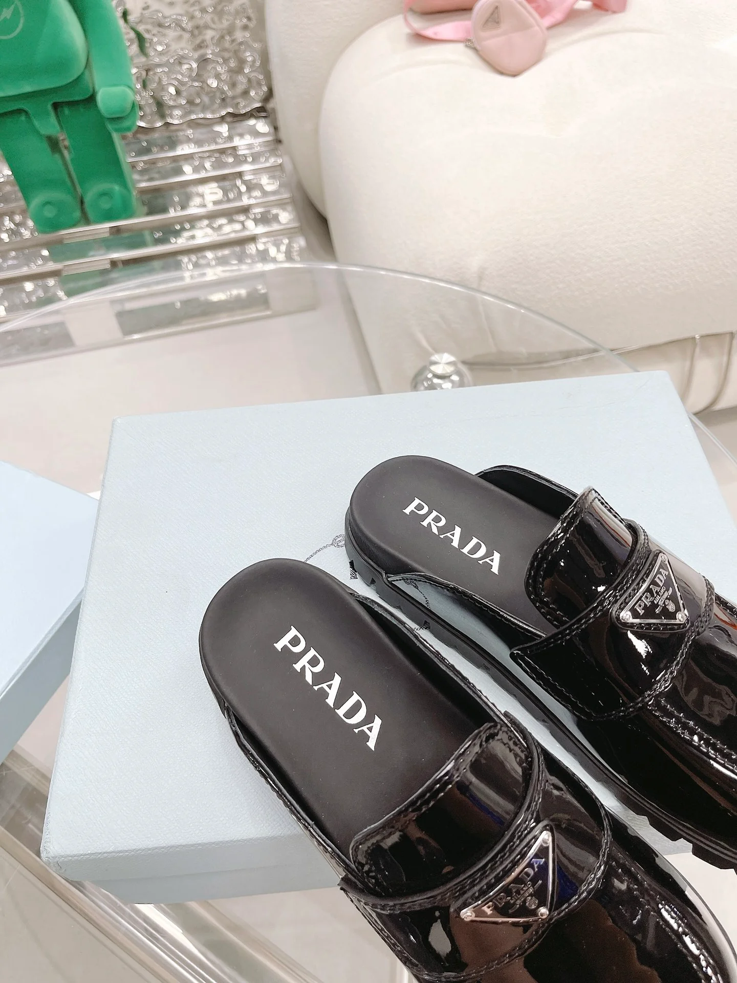 Коллекция Prada 2022 года с подиума - Лоферы на платформе - 1