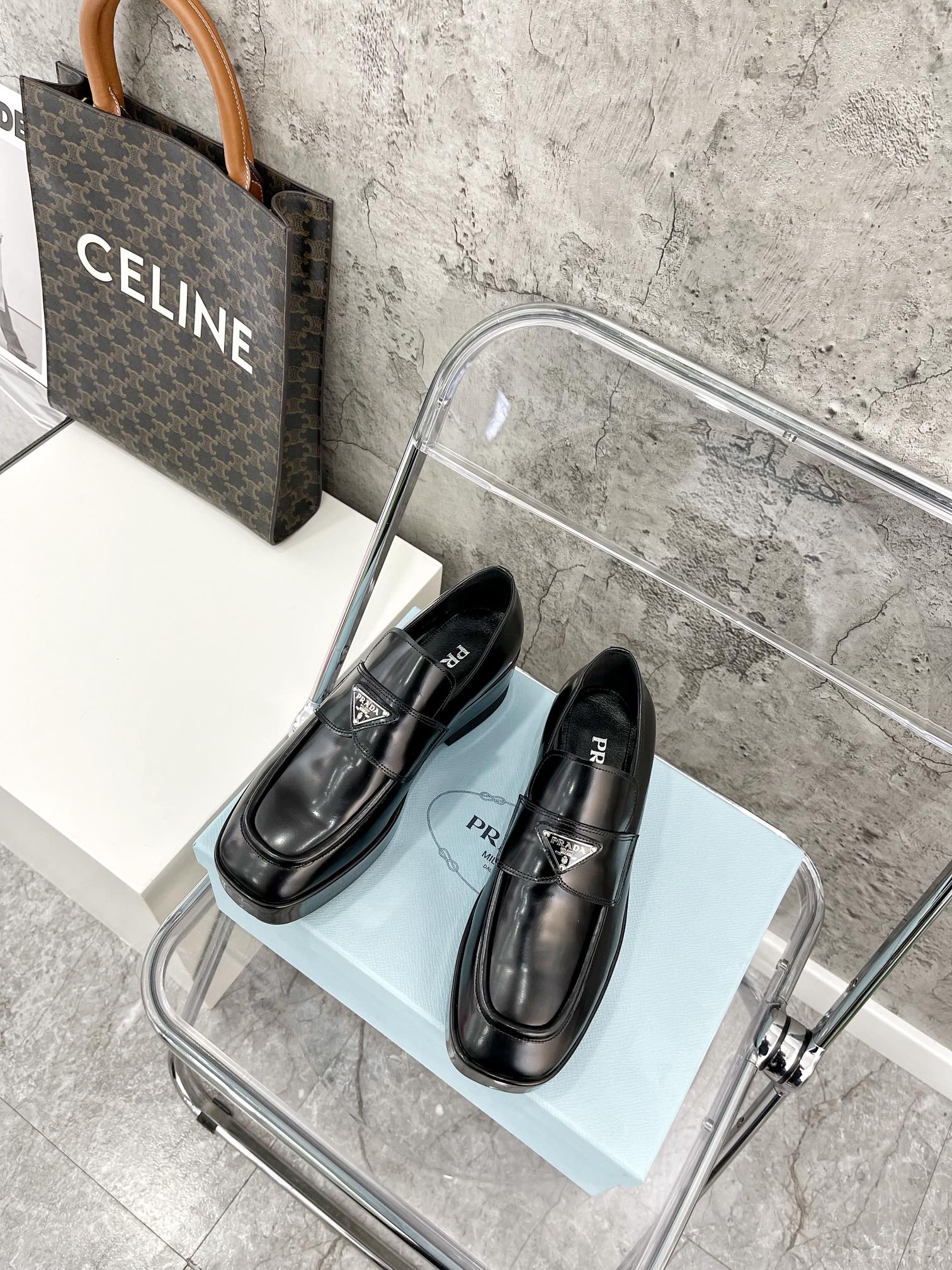 Туфли Prada - с квадратным носком - лоферы на платформе - черные