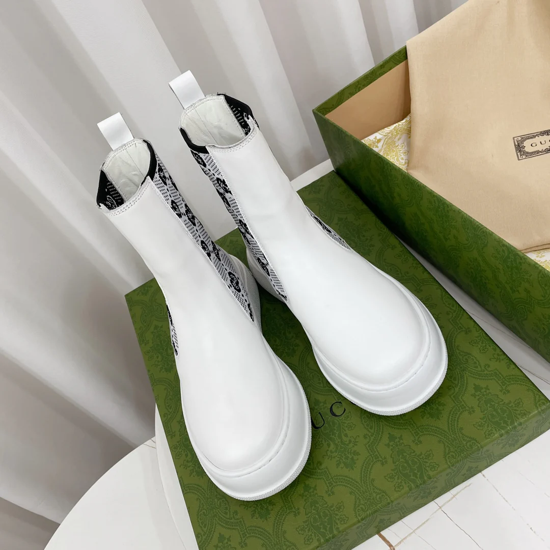 Новинка сезона осень/зима 2022 от Gucci - Ботинки челси - Белые