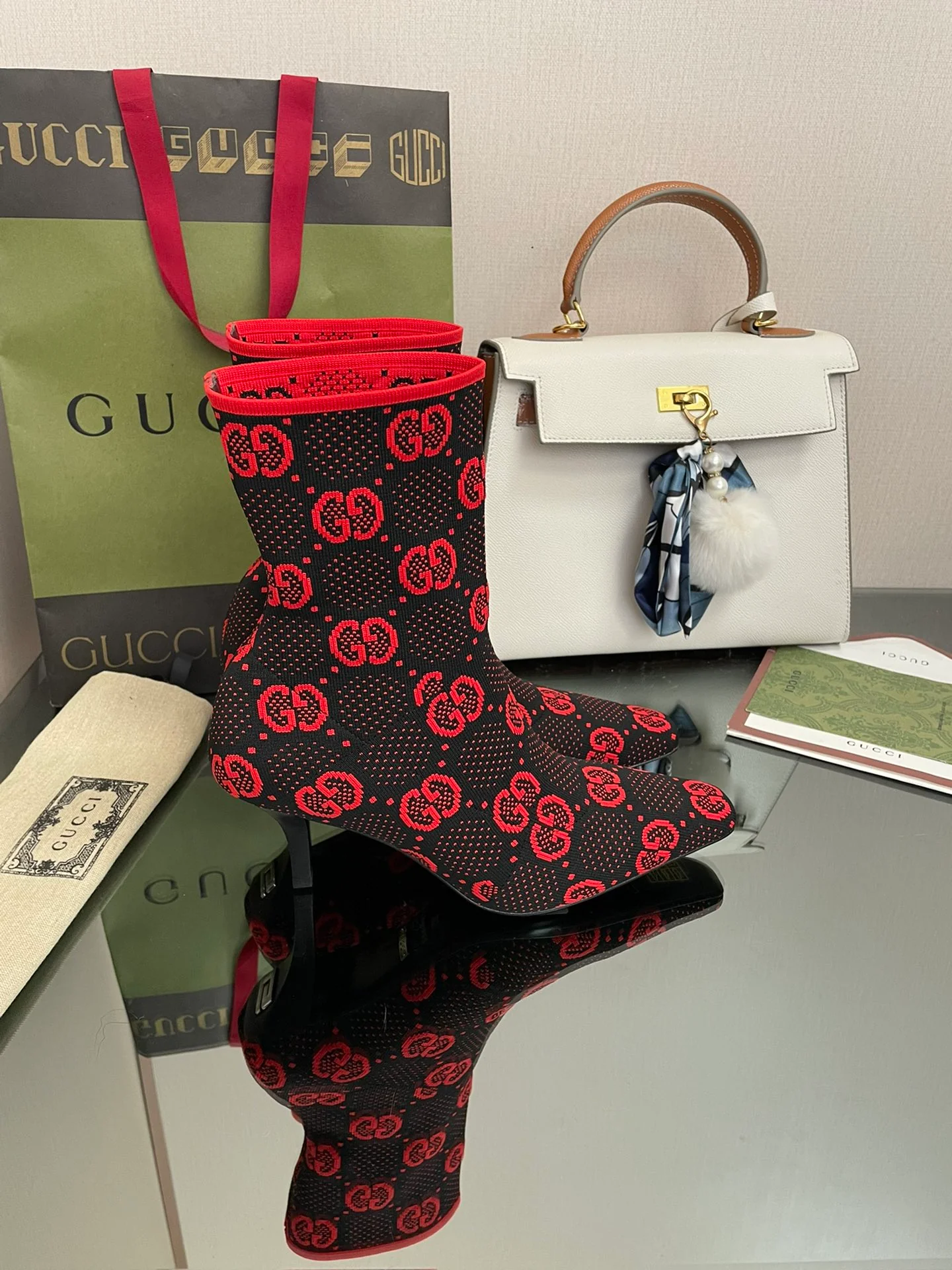 Ботинки-носки Gucci с острым носком на шпильке - красные