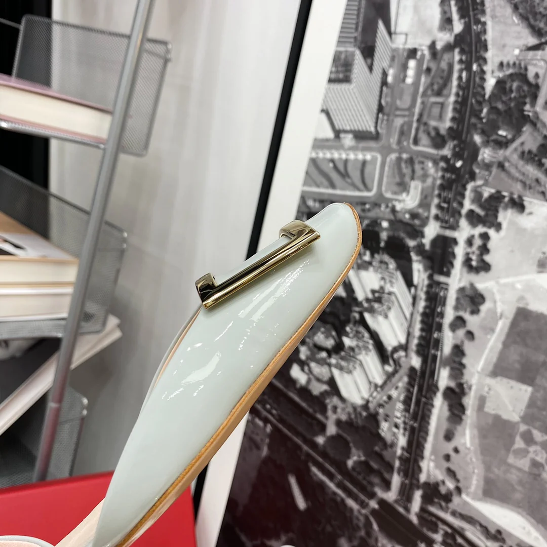 RV с плоским дном и полым квадратным носком - светло-голубой