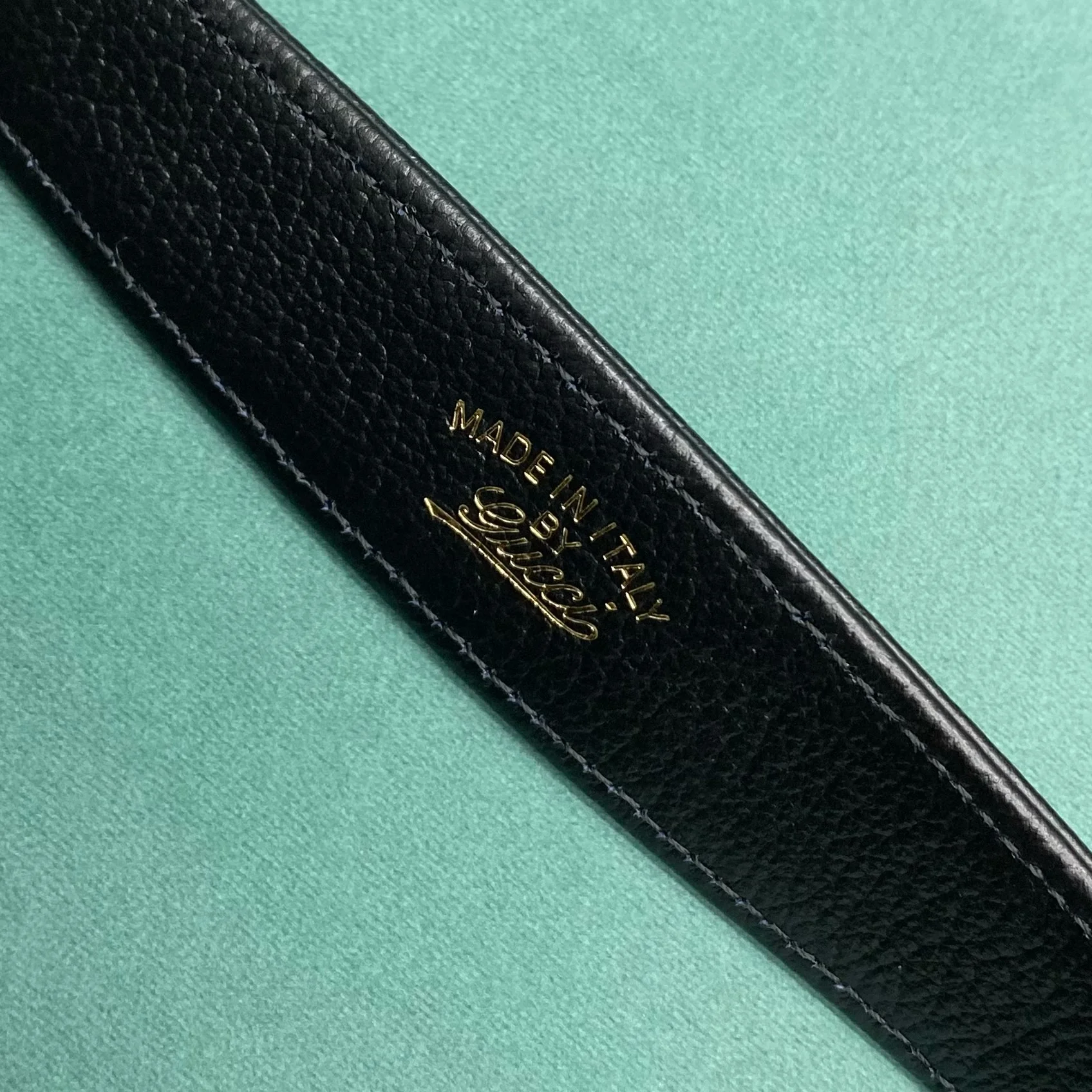 Весенняя коллекция Gucci 2023 — Сумка через плечо ?Полумесяц? — Черная