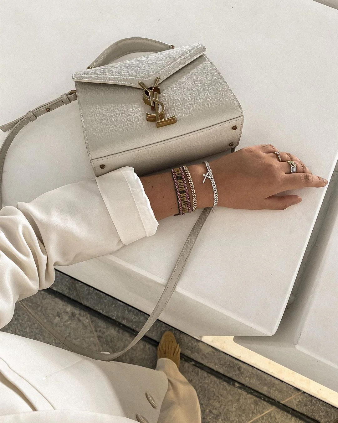 YSL Cassandra Mini 20cm - Body Sharing