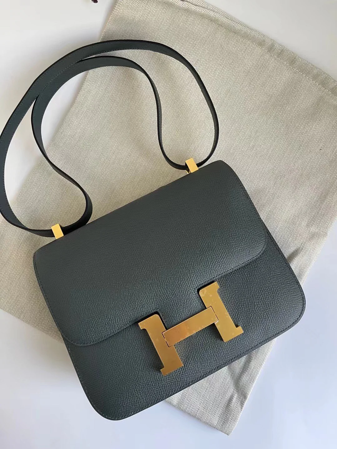 Hermes Constance 24 Hurricane Blue Y7 Золотая пряжка