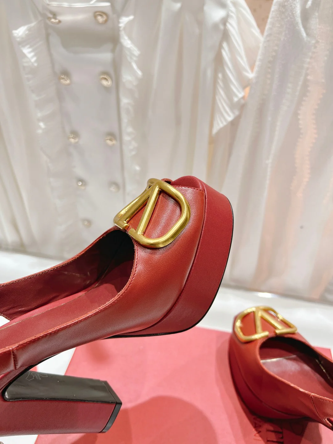 Новинка лета 2023 от Valentino - Сандалии на платформе - Оранжево-красные